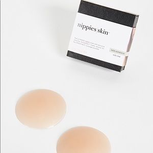 NWT Nippies Skin Non Adhesive Nipple Covers